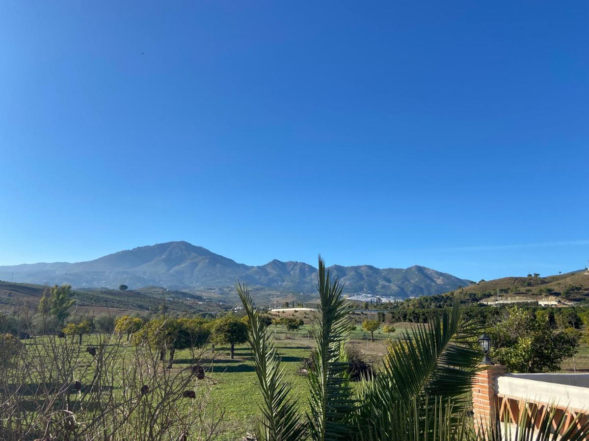 Spacious Villa With Exceptional Views In Malaga Casarabonela ภายนอก รูปภาพ